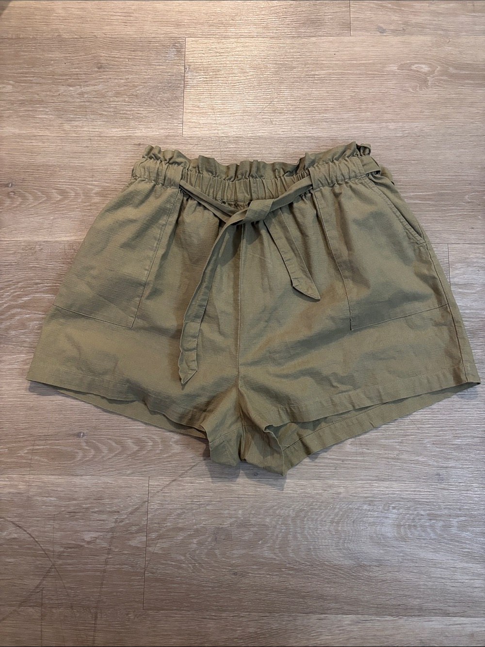 And Now This Women's Olive Tie-Waist Paperbag Shorts XL